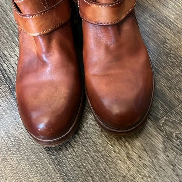 Women’s Brown Leather Boots - Picture 3 of 7